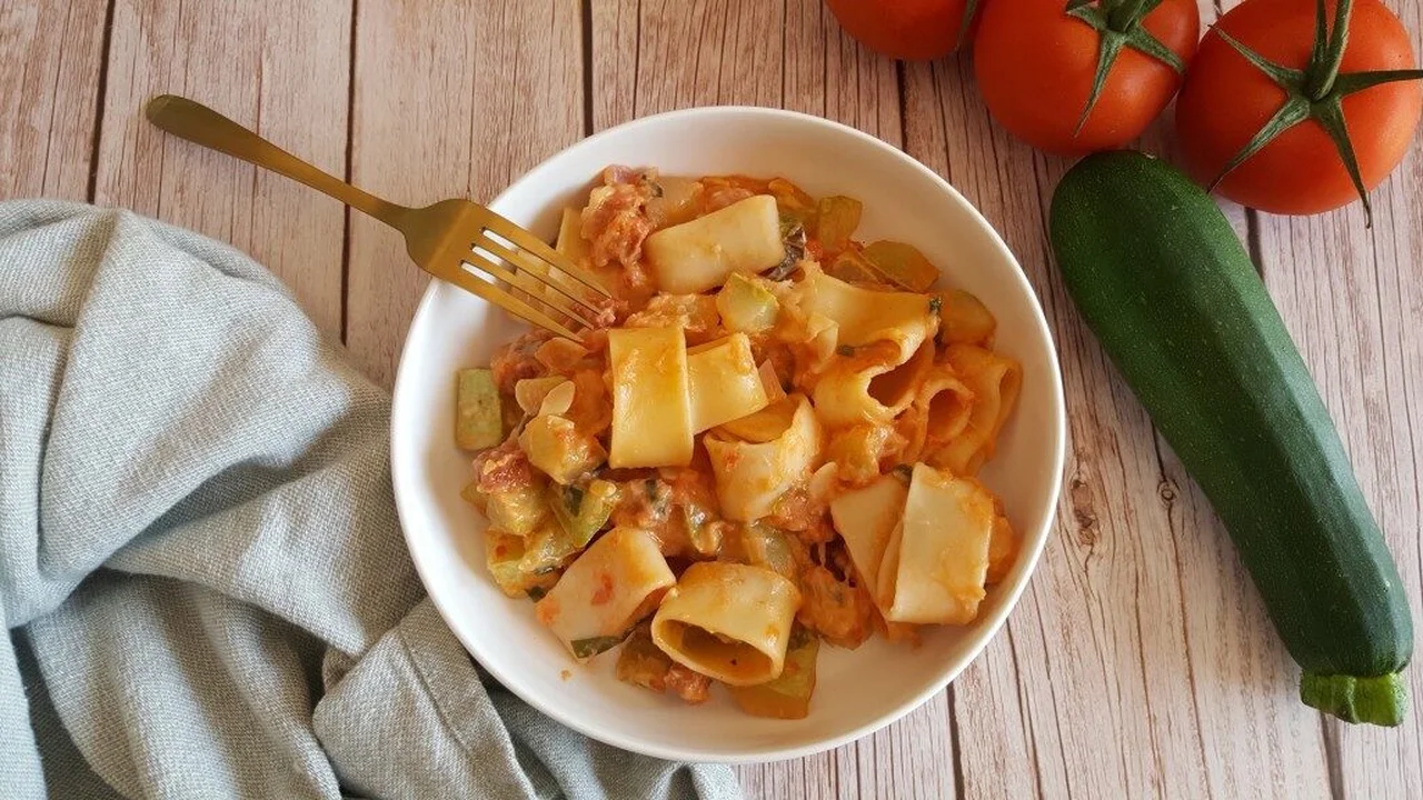 Pâtes à la sauce onctueuse au chorizo et courgettes