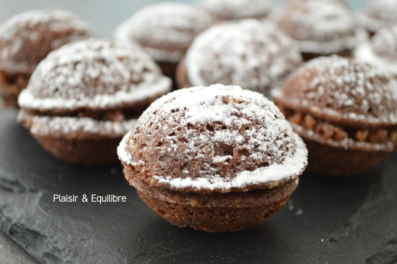 Gâteaux fourrés en forme de noix
