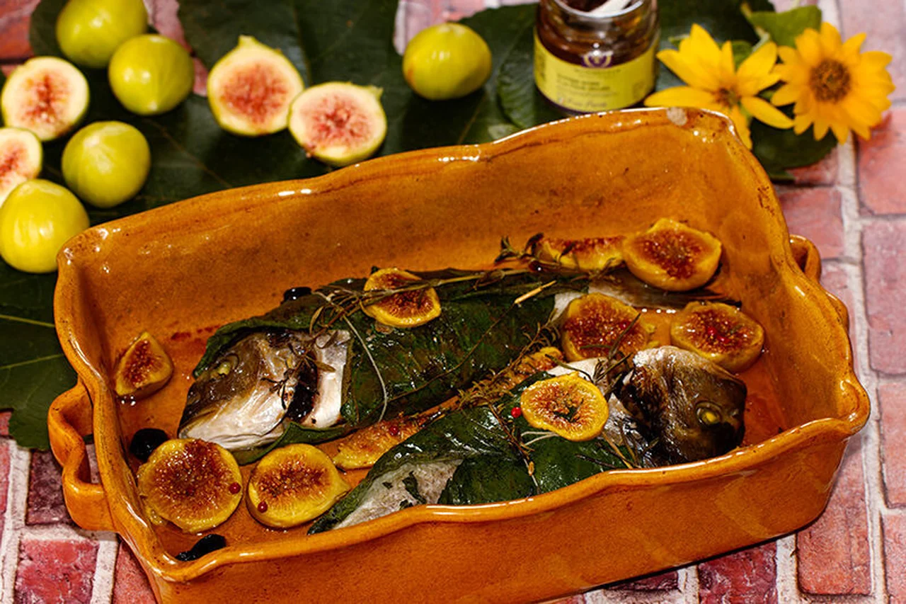 Dorades royales en papillotes de feuilles de figuier