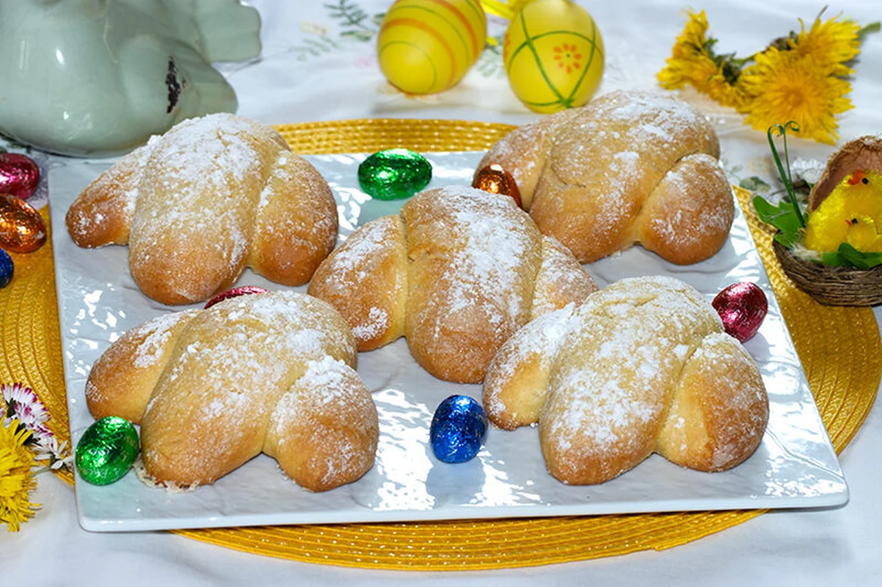 Minis colombes de Pâques briochées