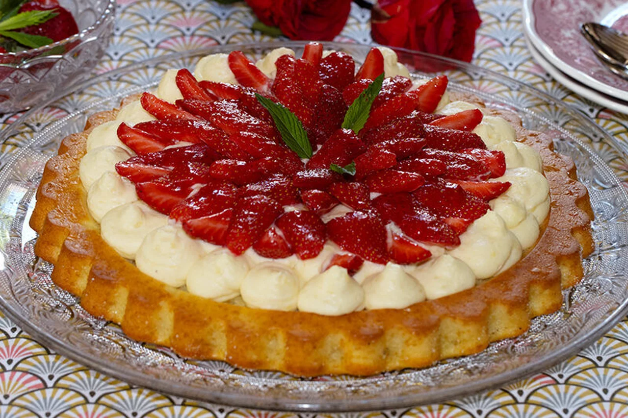 Tarte renversée aux fraises et crème diplomate
