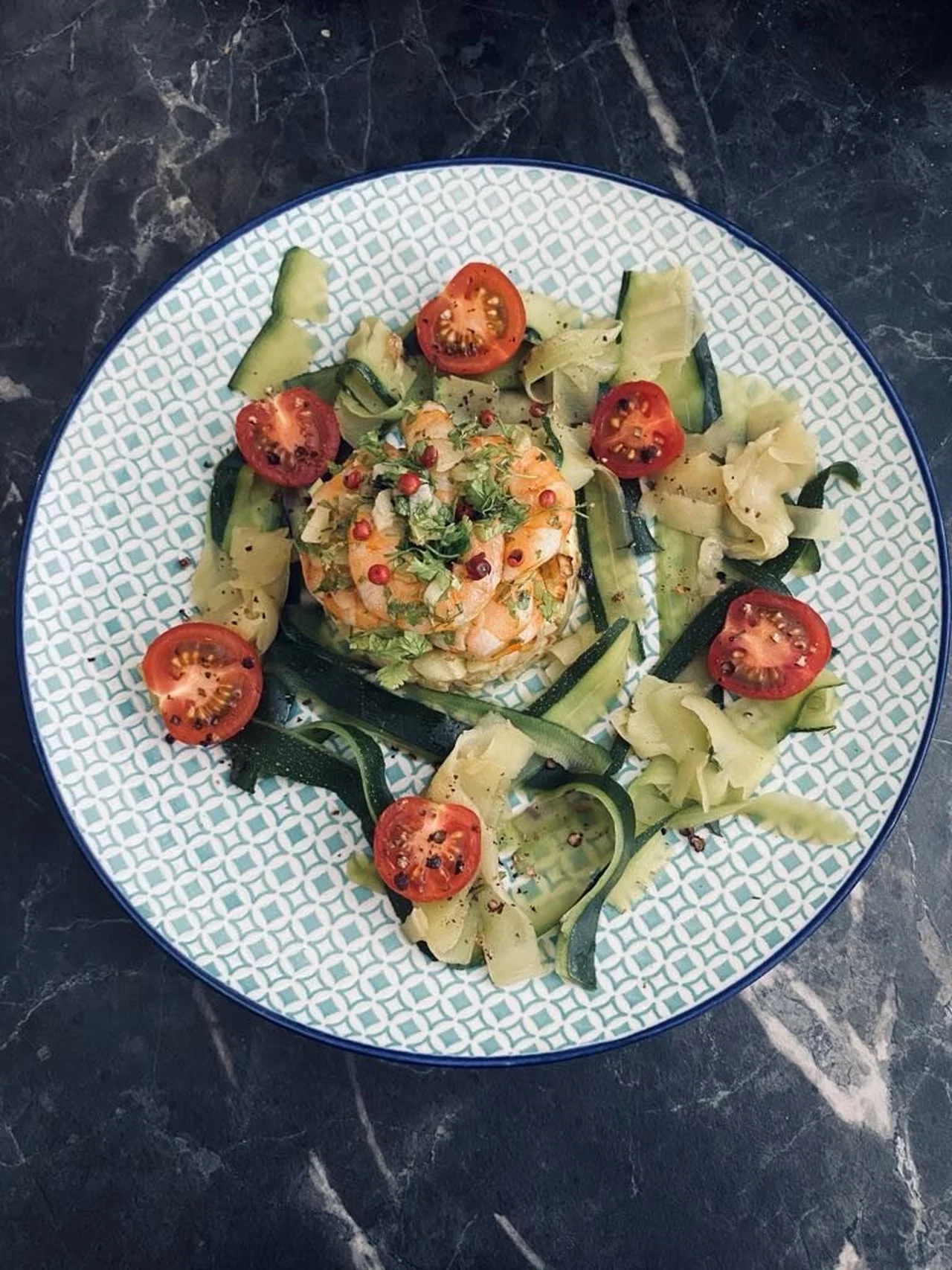 Salade de tagliatelles de courgette aux crevettes