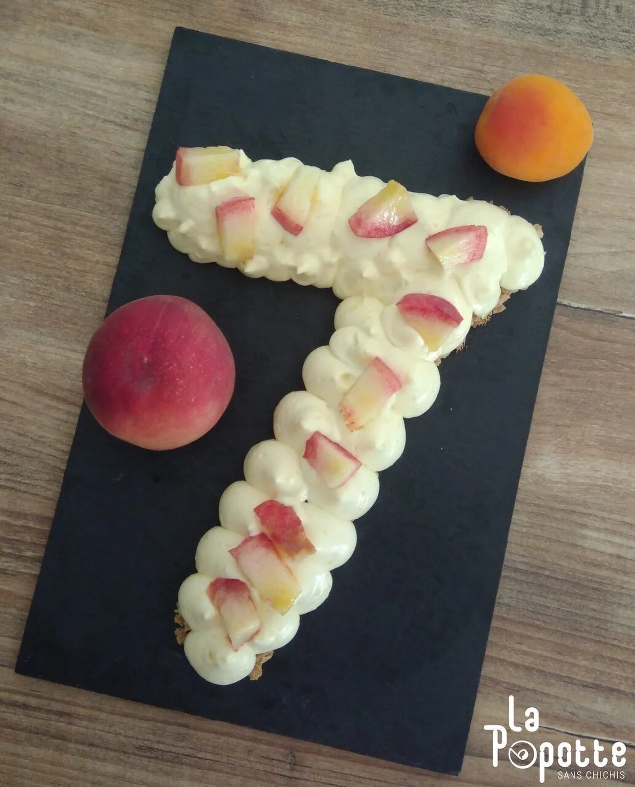 Tarte pêche abricot hibiscus