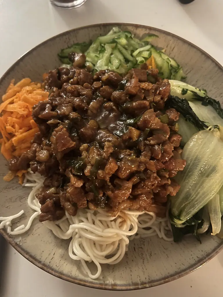 Nouilles Zhajiang (Zhajiang Mian)