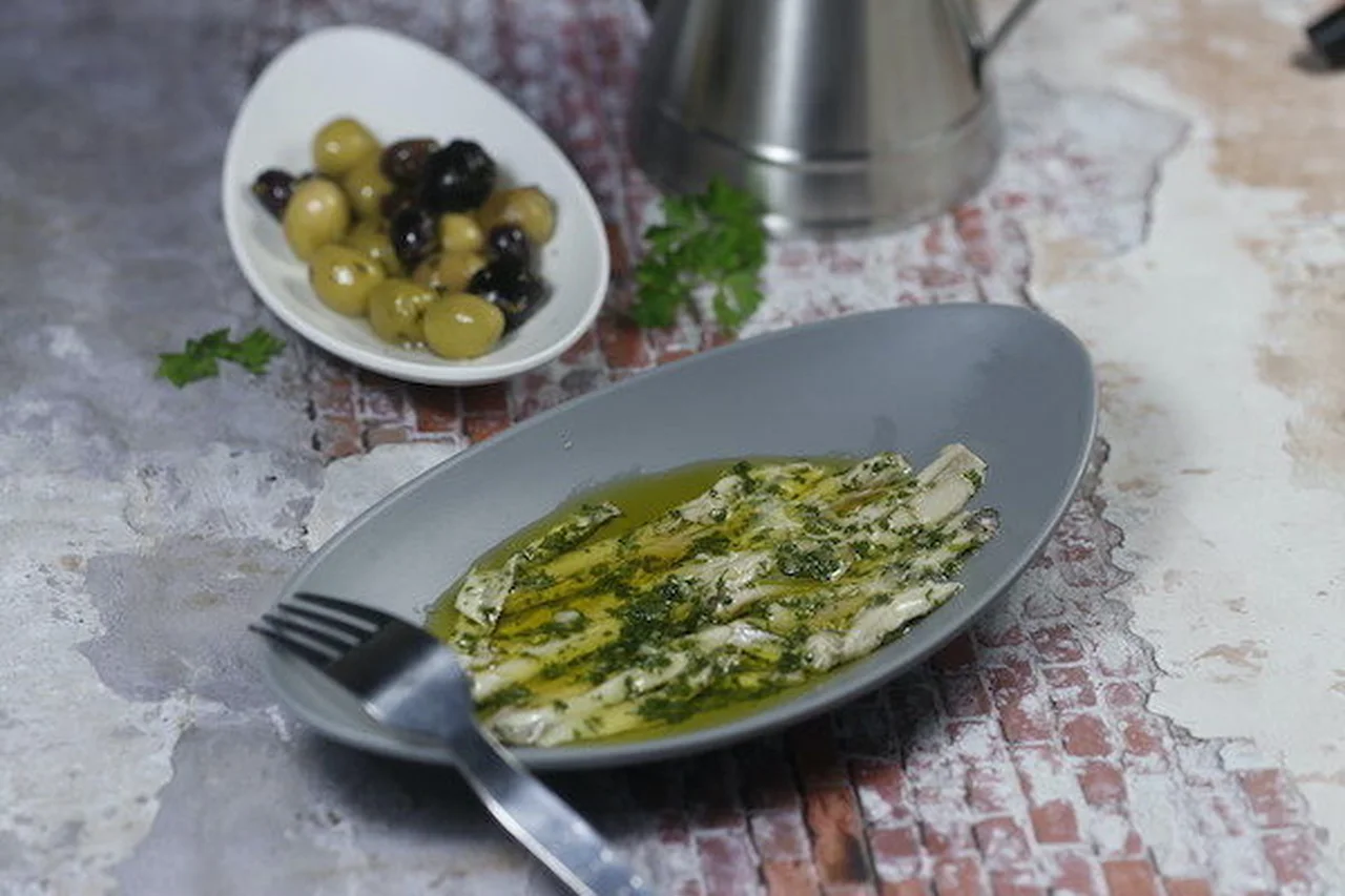 Anchois marinés à l'ail