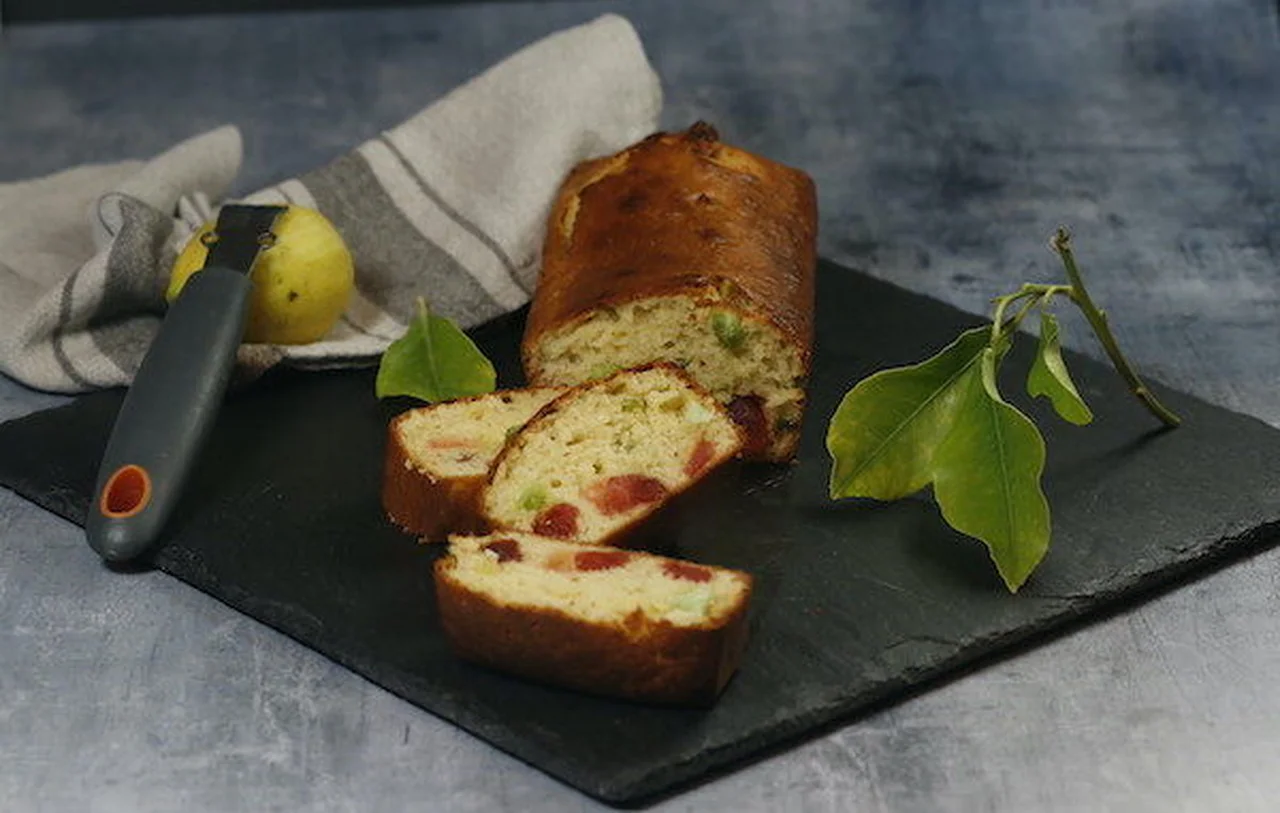 Cake à l'angélique et fraises confites
