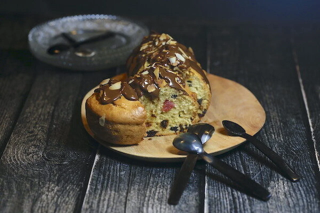 Cake à l'orange fruits confits et chocolat