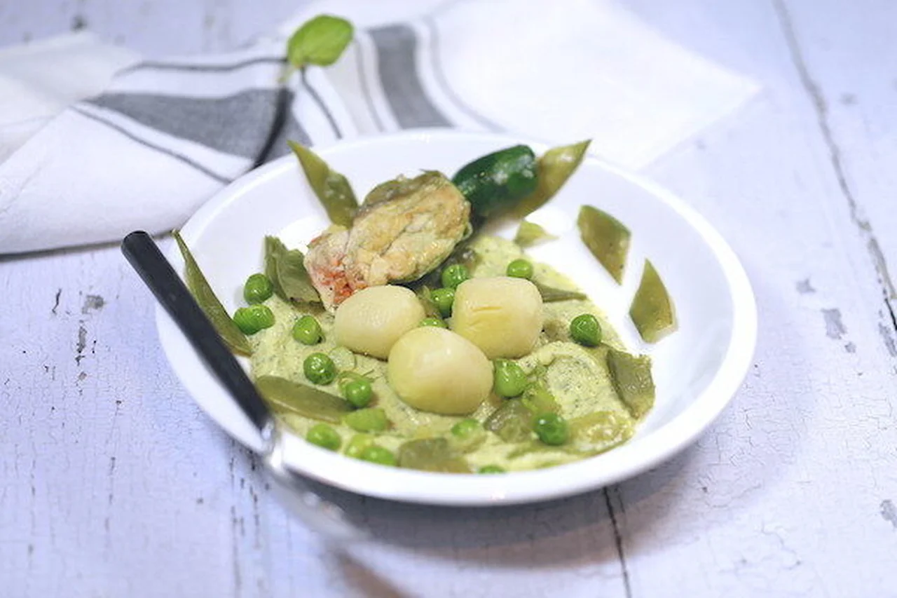 Crème de courgette aux gnocchis et petits légumes