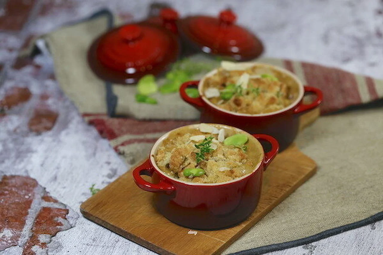 Crumble de poulet fèves et poireaux