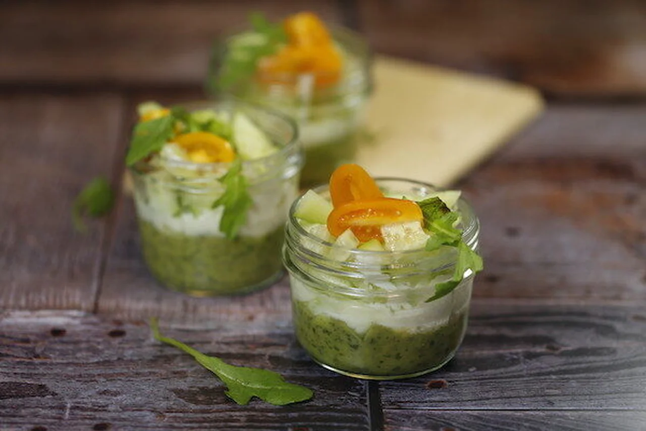 Duo de purées d'avocat et de poisson au concombre