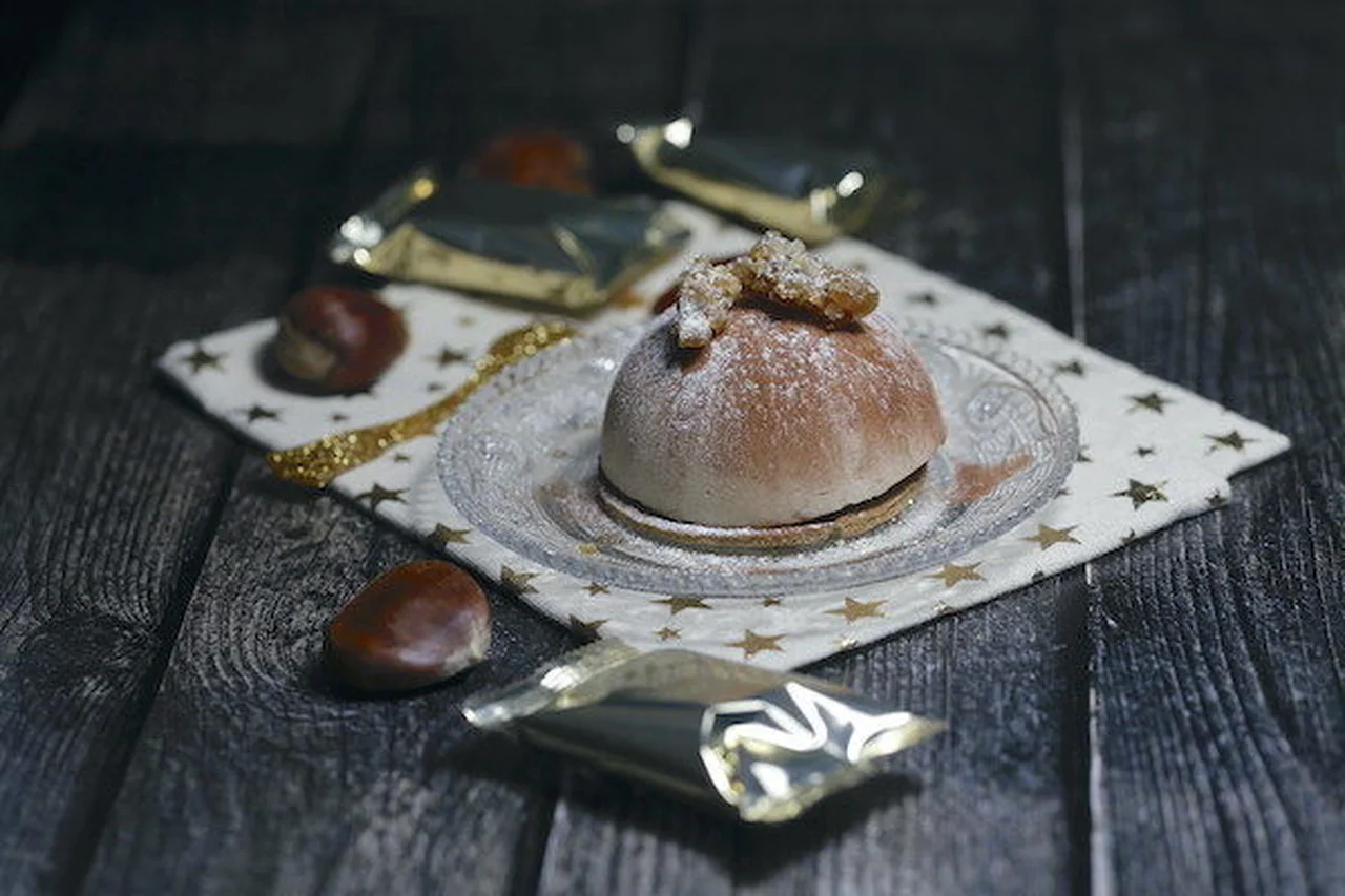 Entremet marron et coeur de poire