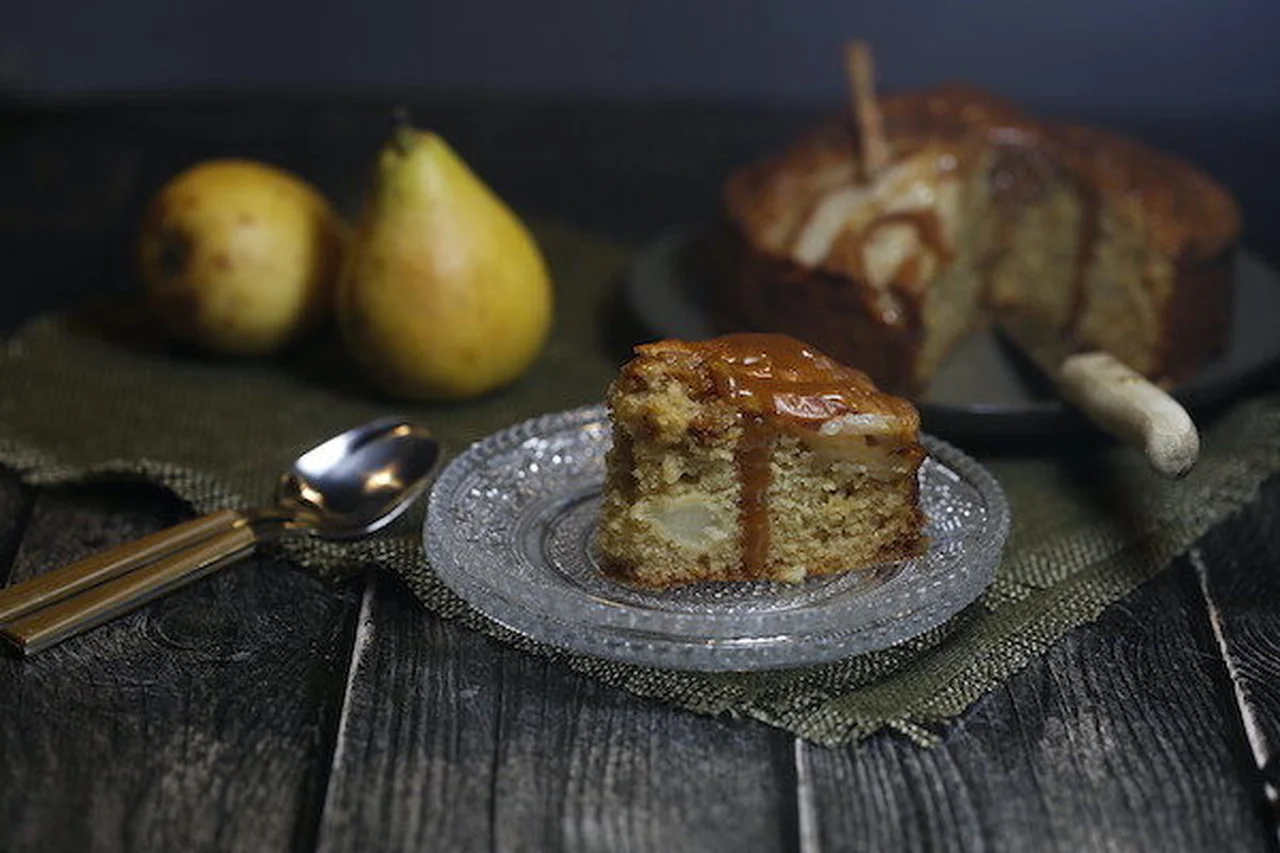 Gâteau poires fromage blanc et caramel salé