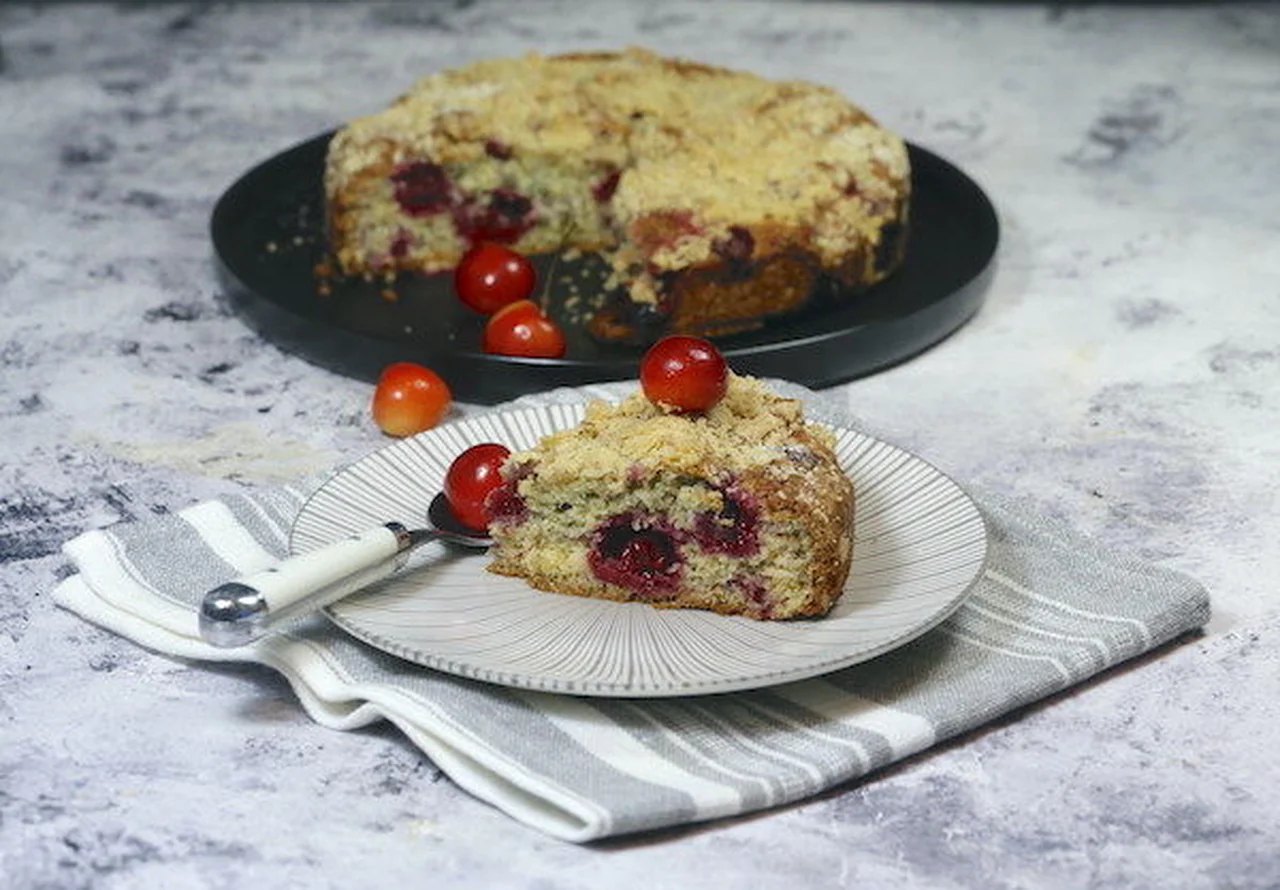 Gâteau crumble cerises et épices