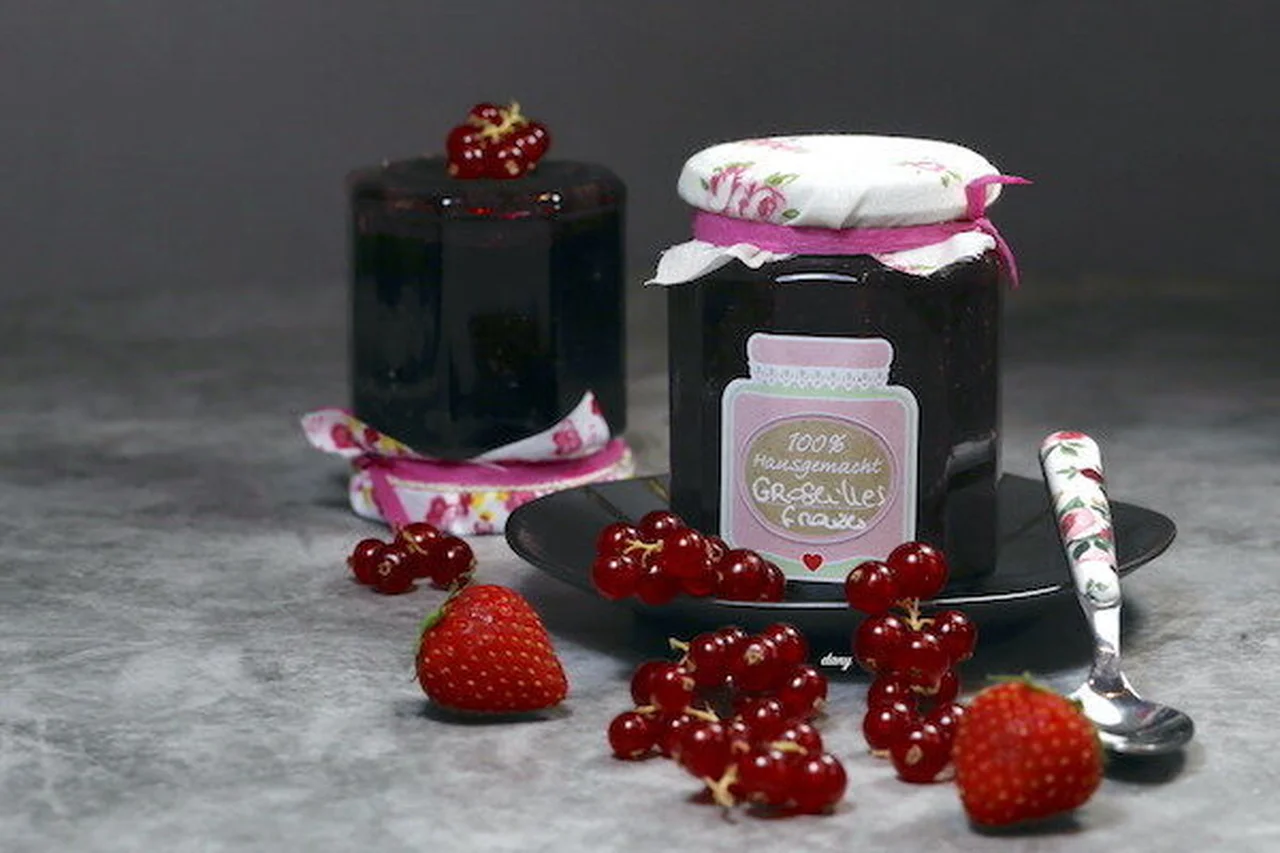 Gelée de groseilles et fraises