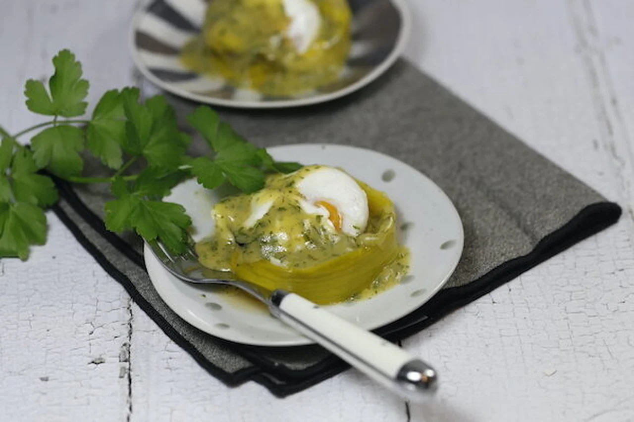 Nids de poireaux confits, oeufs mollets et sauce gribiche