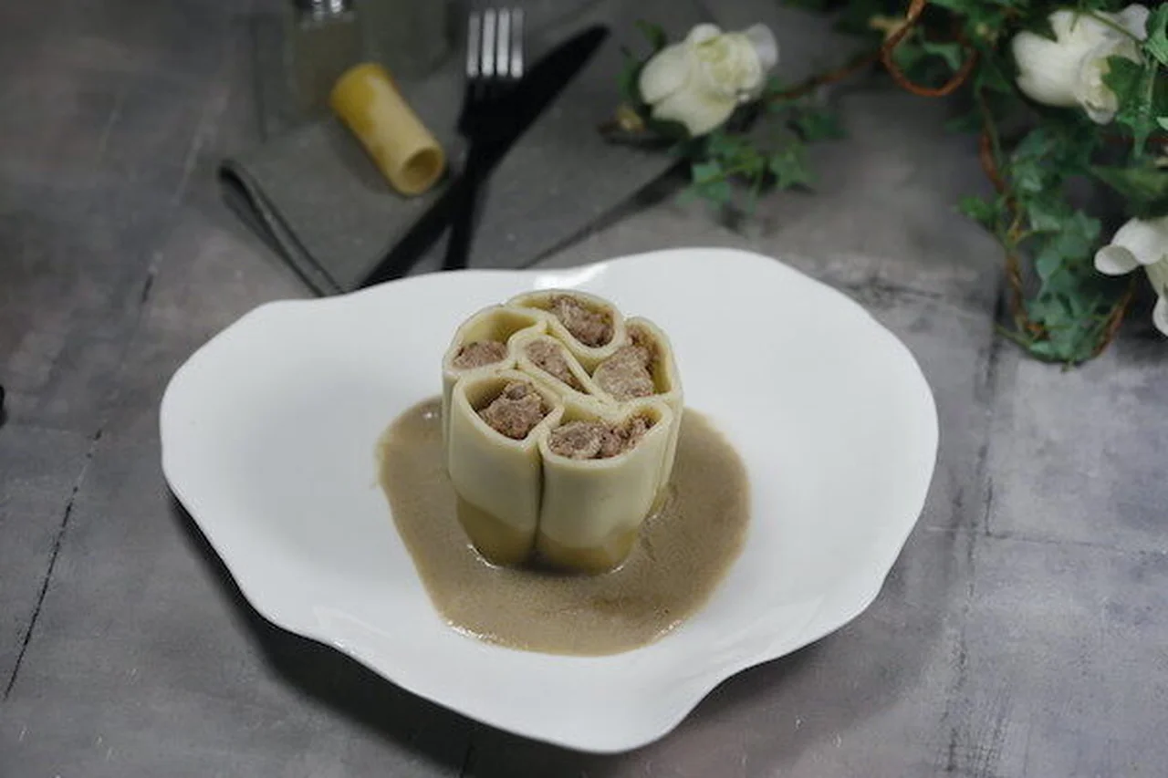 Paccheri farcis au canard confit et au foie gras