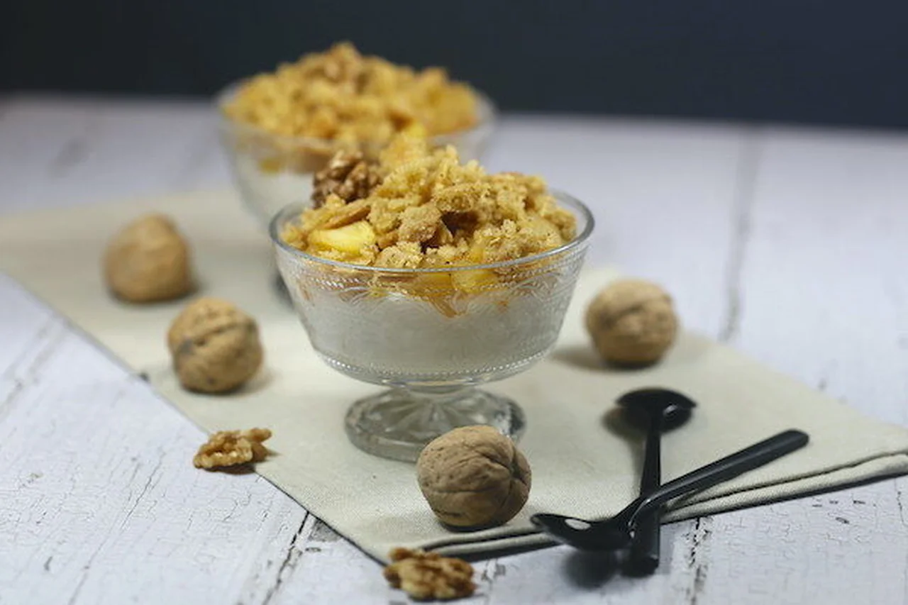 Panna cotta pommes poires et crumble de noix