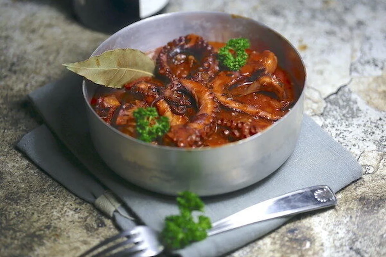 Poulpe au vin rouge