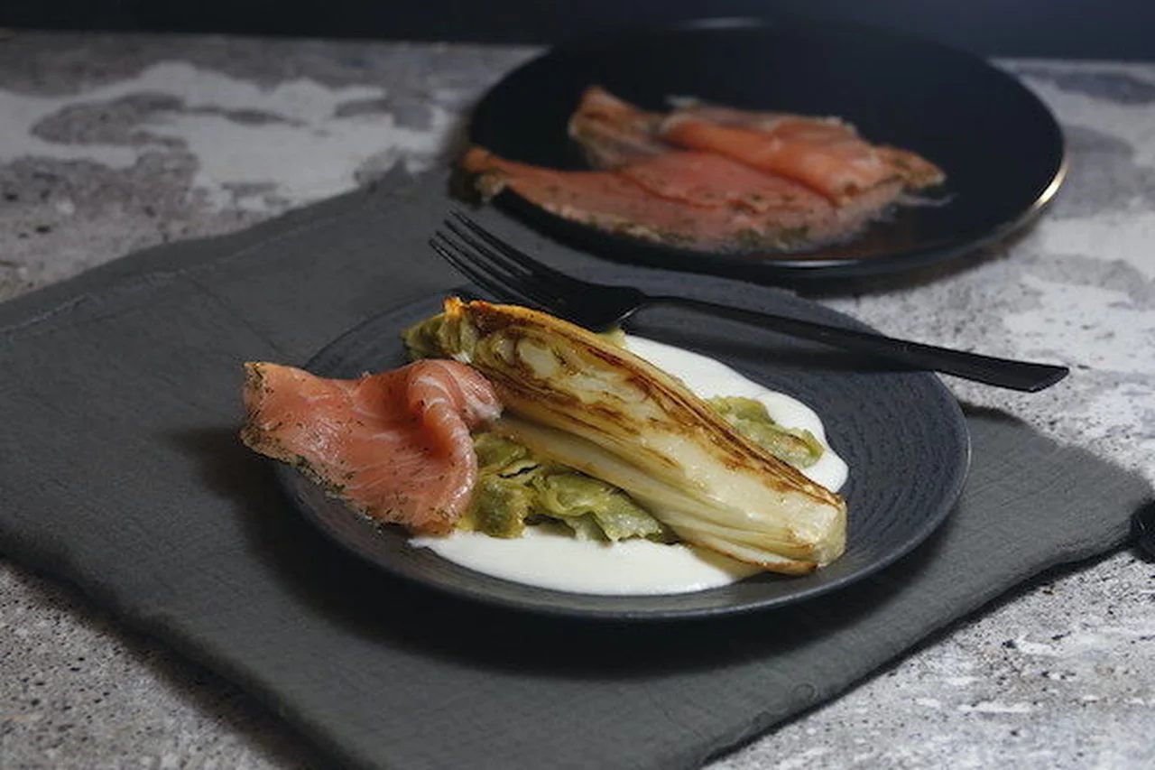 Ravioles au saumon fumé, endive et crème de raifort