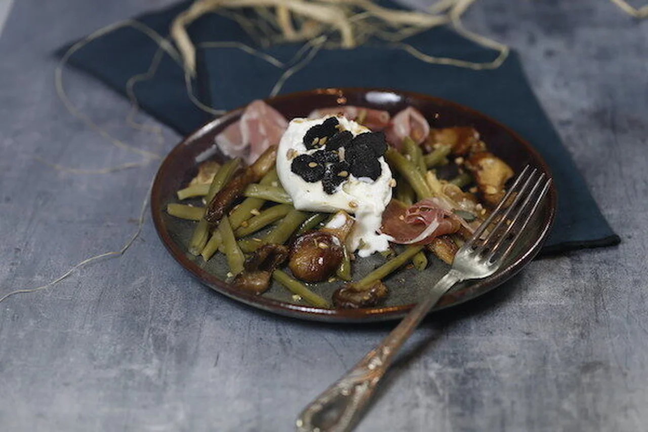 Salade haricots verts, burrata, truffes et pleurotes