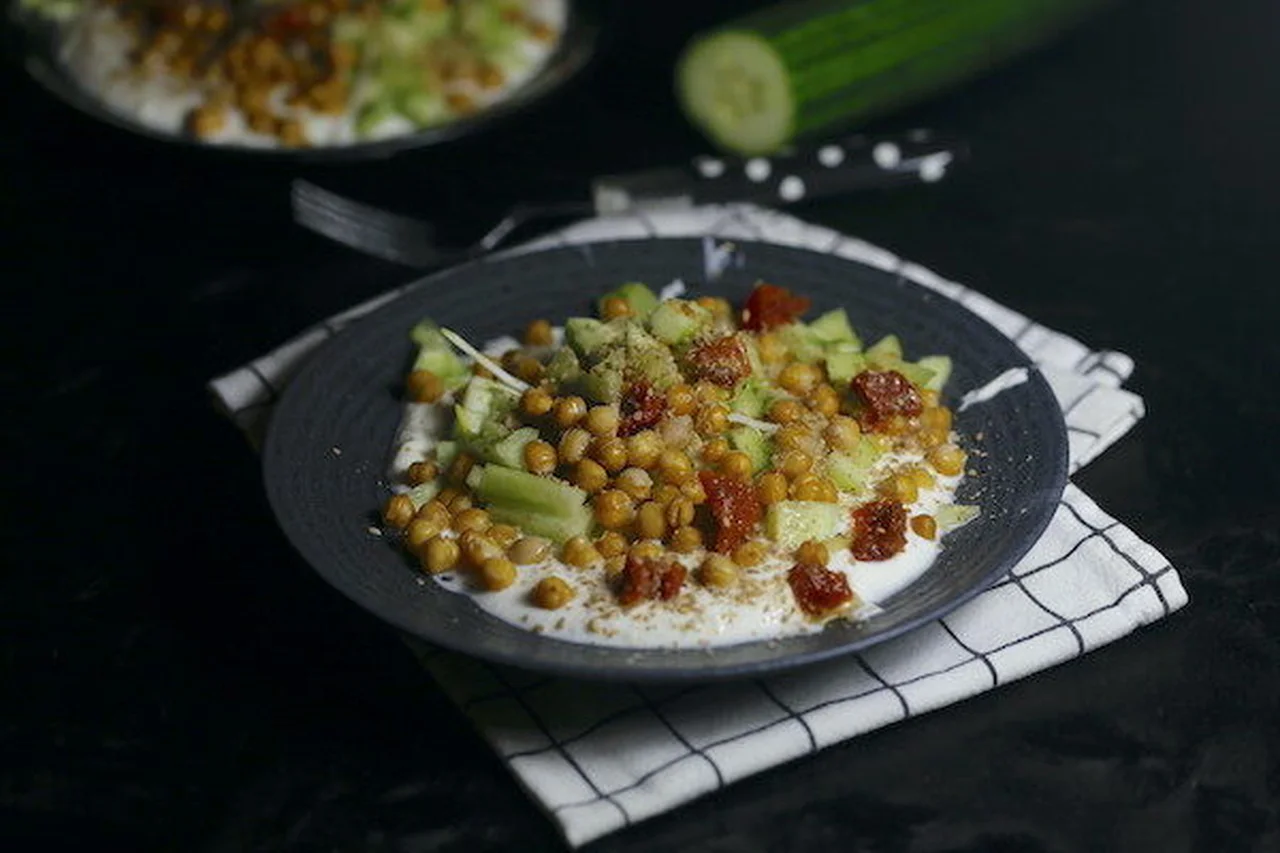Salade pois chiches grillés concombres crème de féta