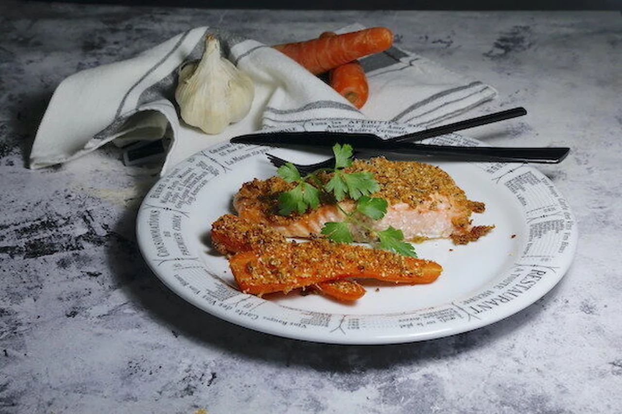Saumon en croûte d'épices et carottes confites