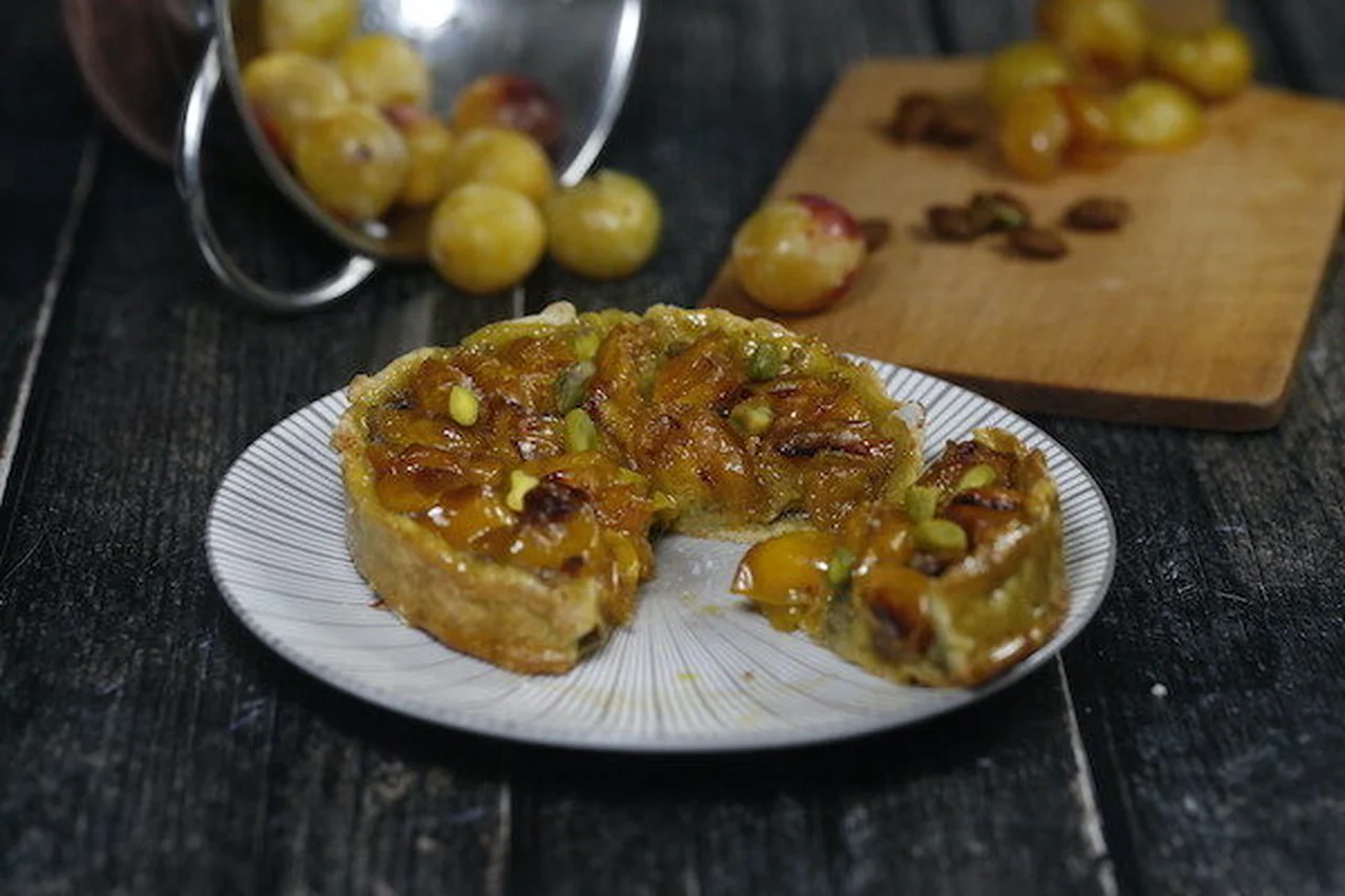 Tarte mirabelles pistaches