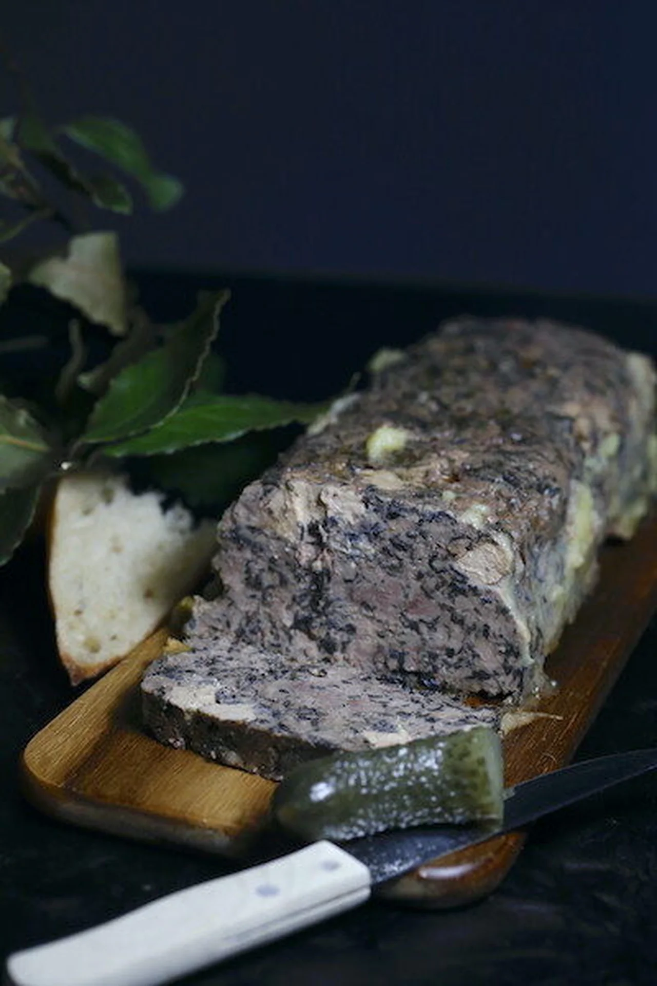 Terrine de canard au foie gras et trompettes