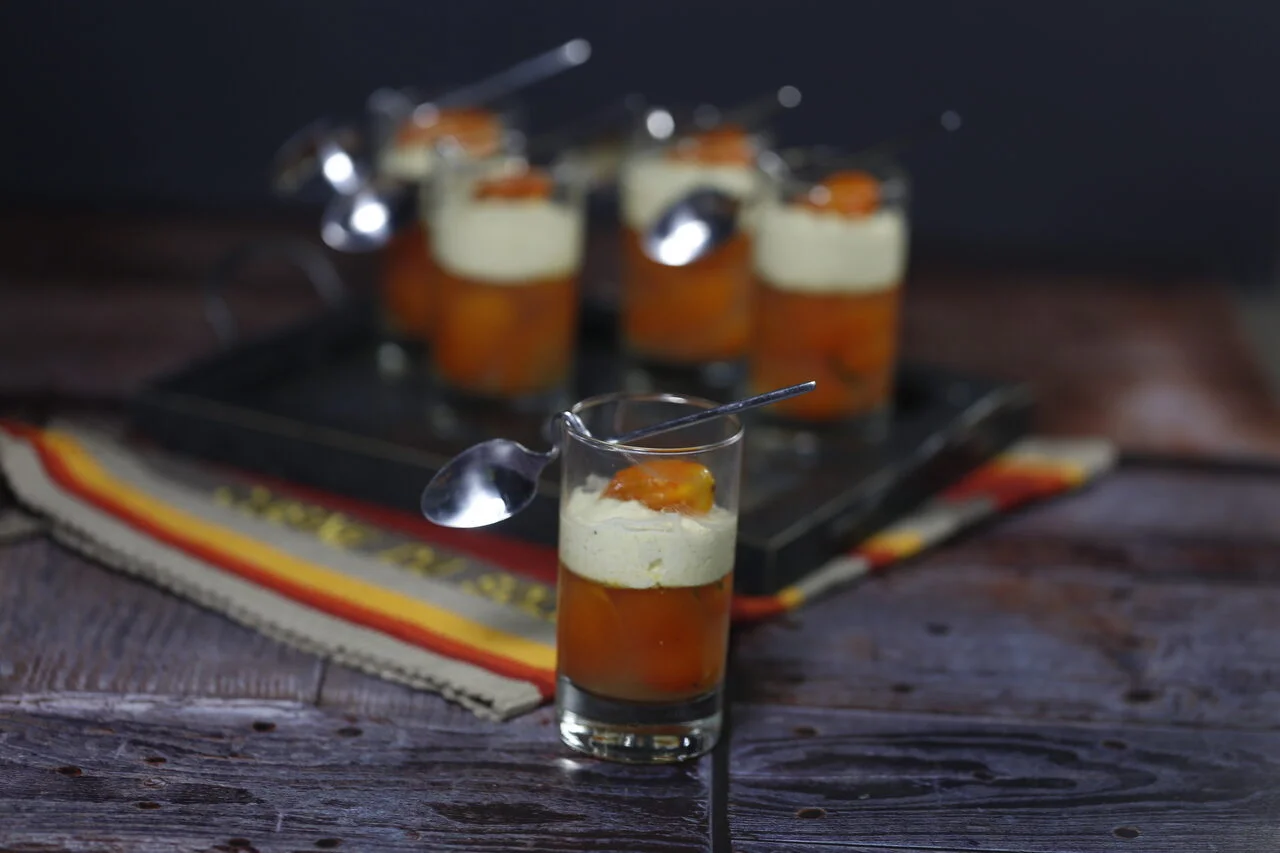 Verrines de tomates en gelée au fromage frais