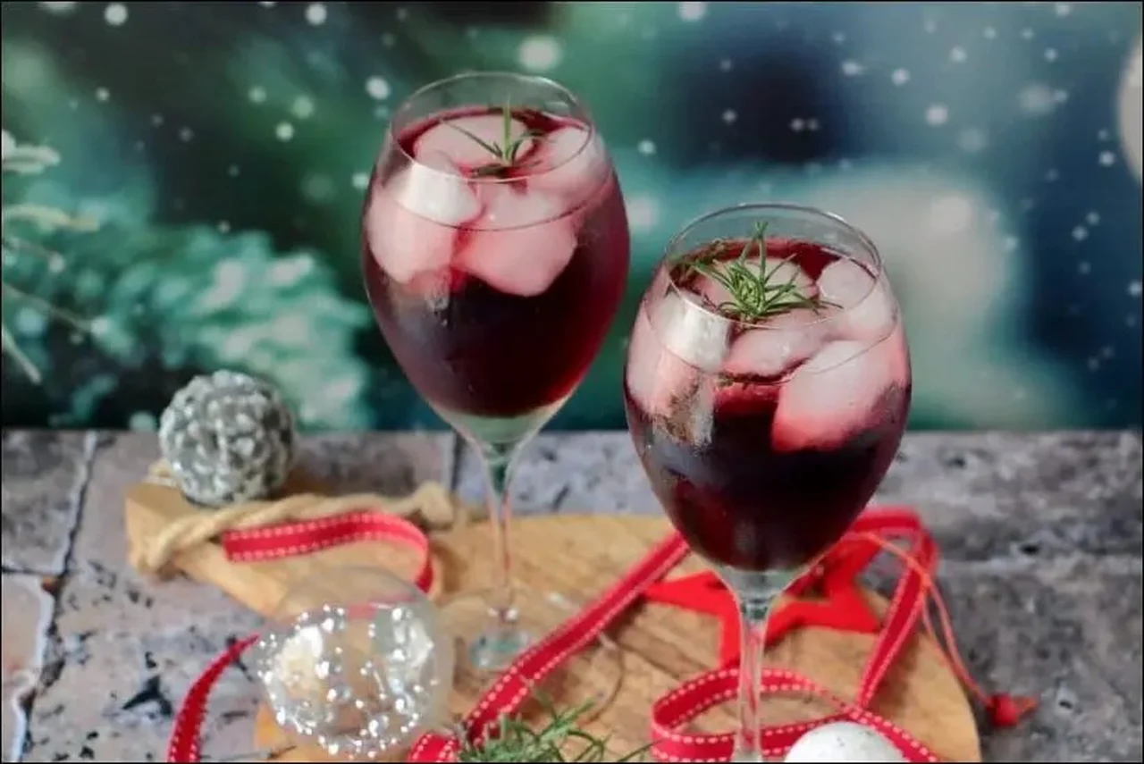 Cocktail sans alcool raisin et romarin