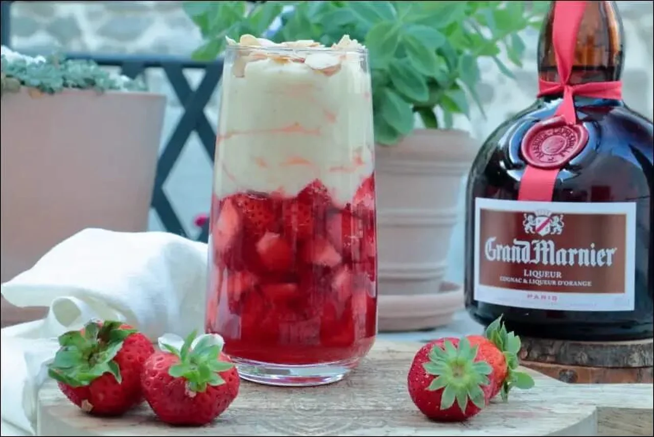 Coupes de fraises au Grand Marnier