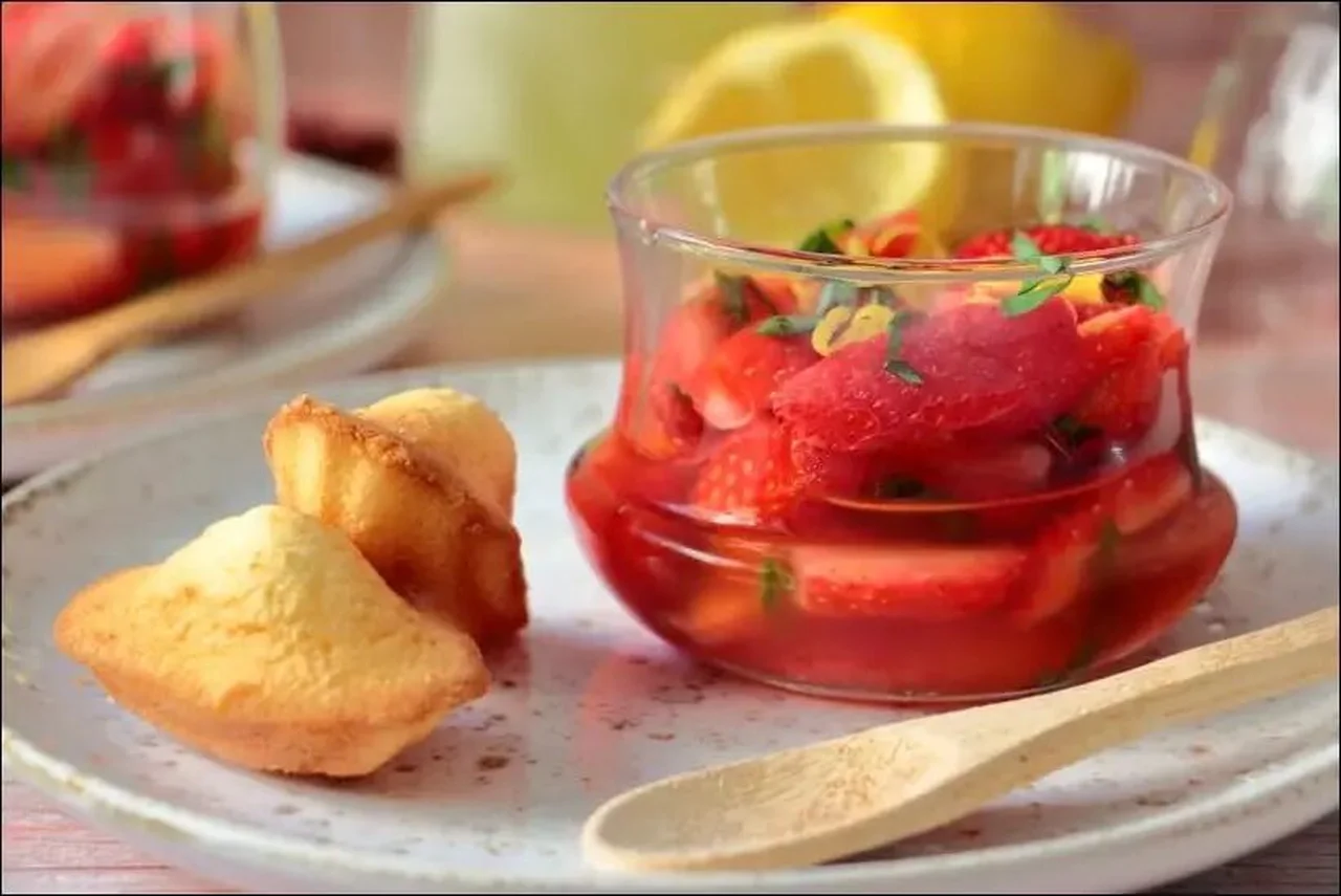Fraises au limoncello et au basilic