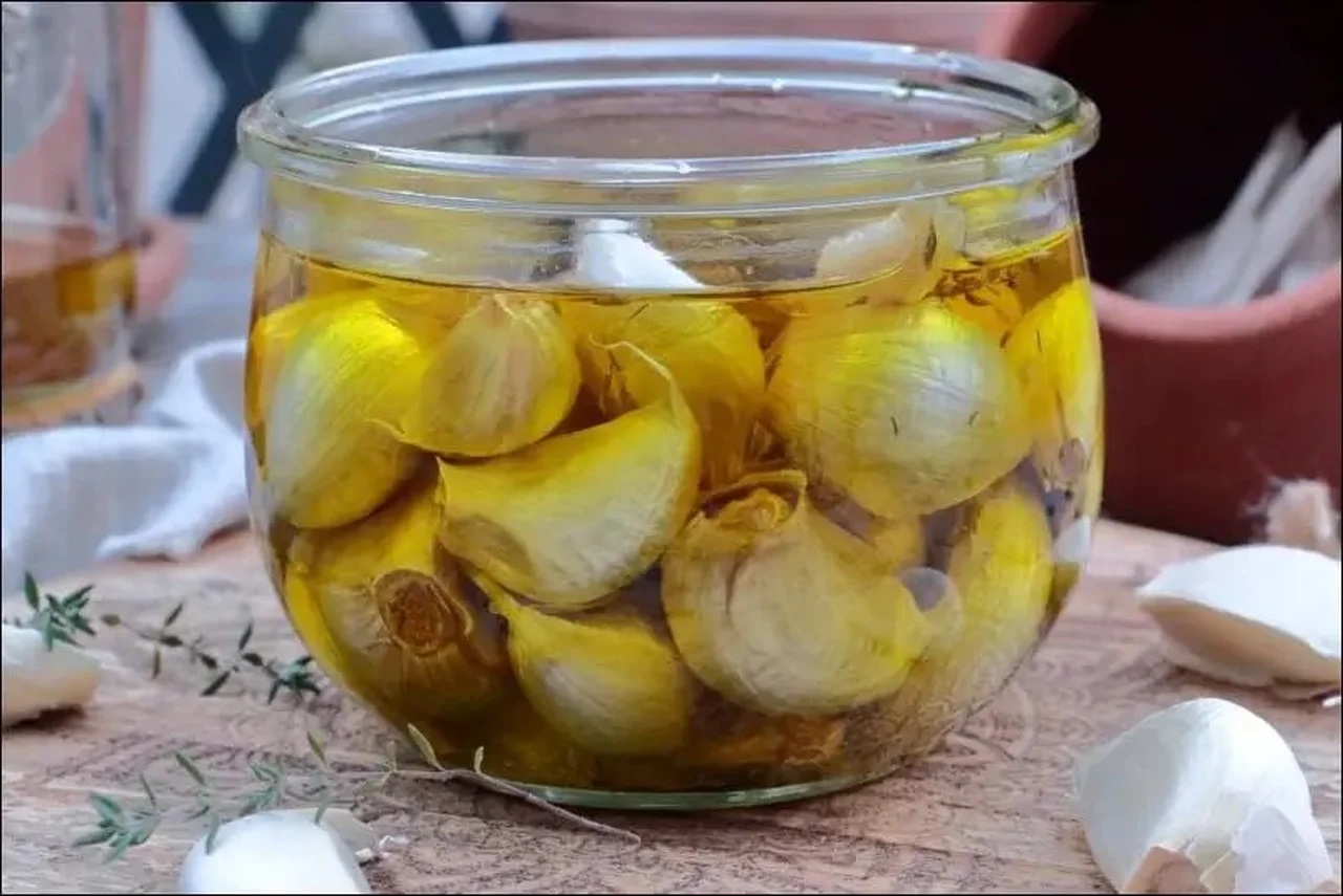 Gousses d'ail confit à l'huile d'olive