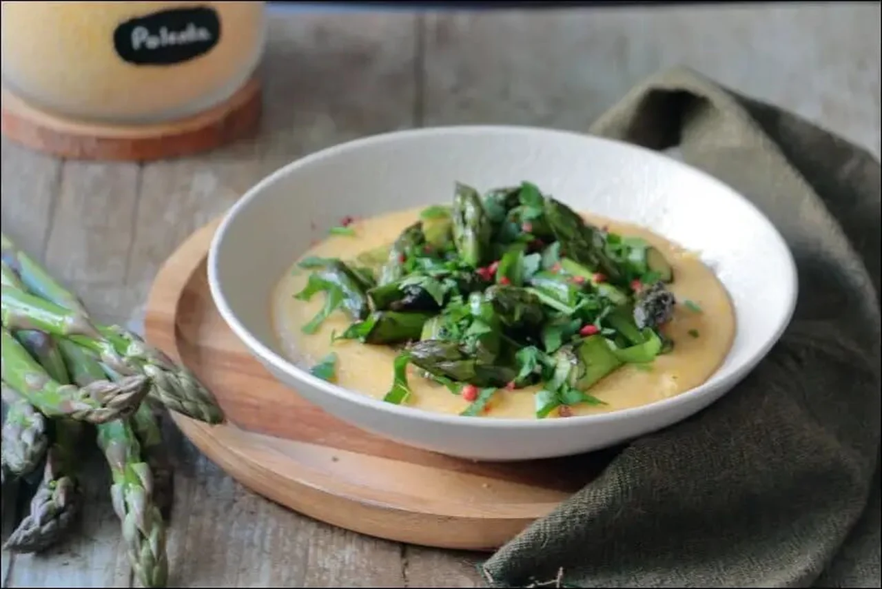 Polenta crémeuse aux asperges vertes