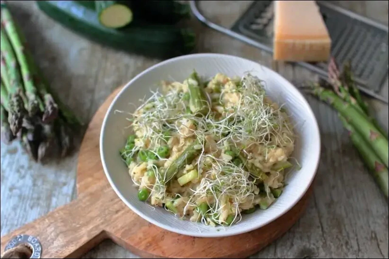 Risotto aux asperges, petits pois et courgettes