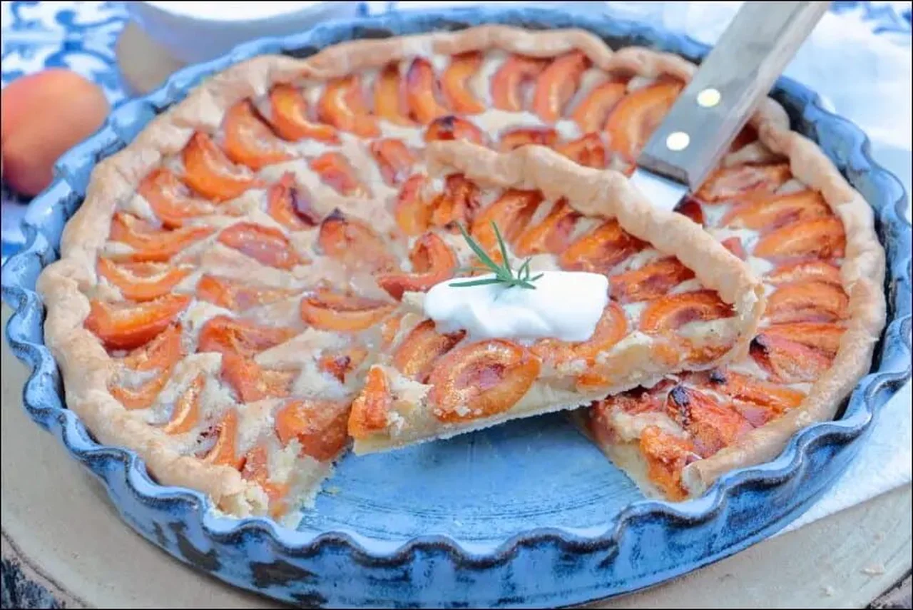 Tarte aux abricots et fromage blanc au romarin