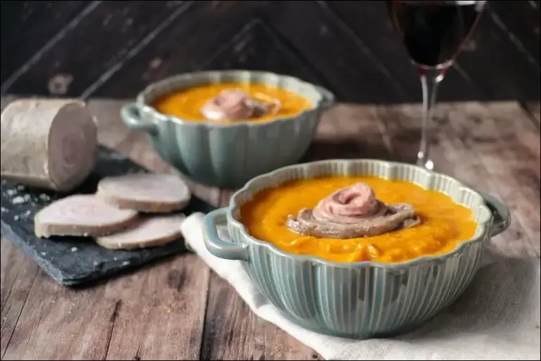 Velouté de courges à l'andouille de Guémené