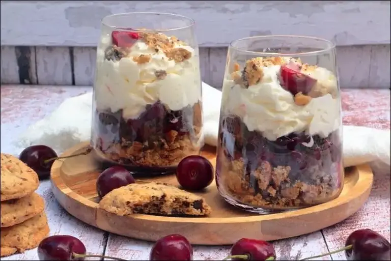 Verrines de cerises à la chantilly