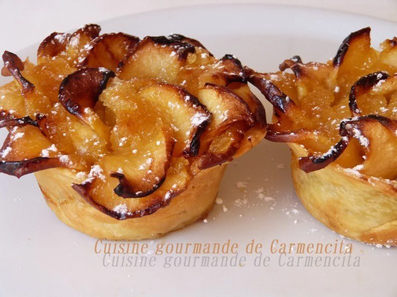 Roses et dômes aux pommes et à la crème au citron