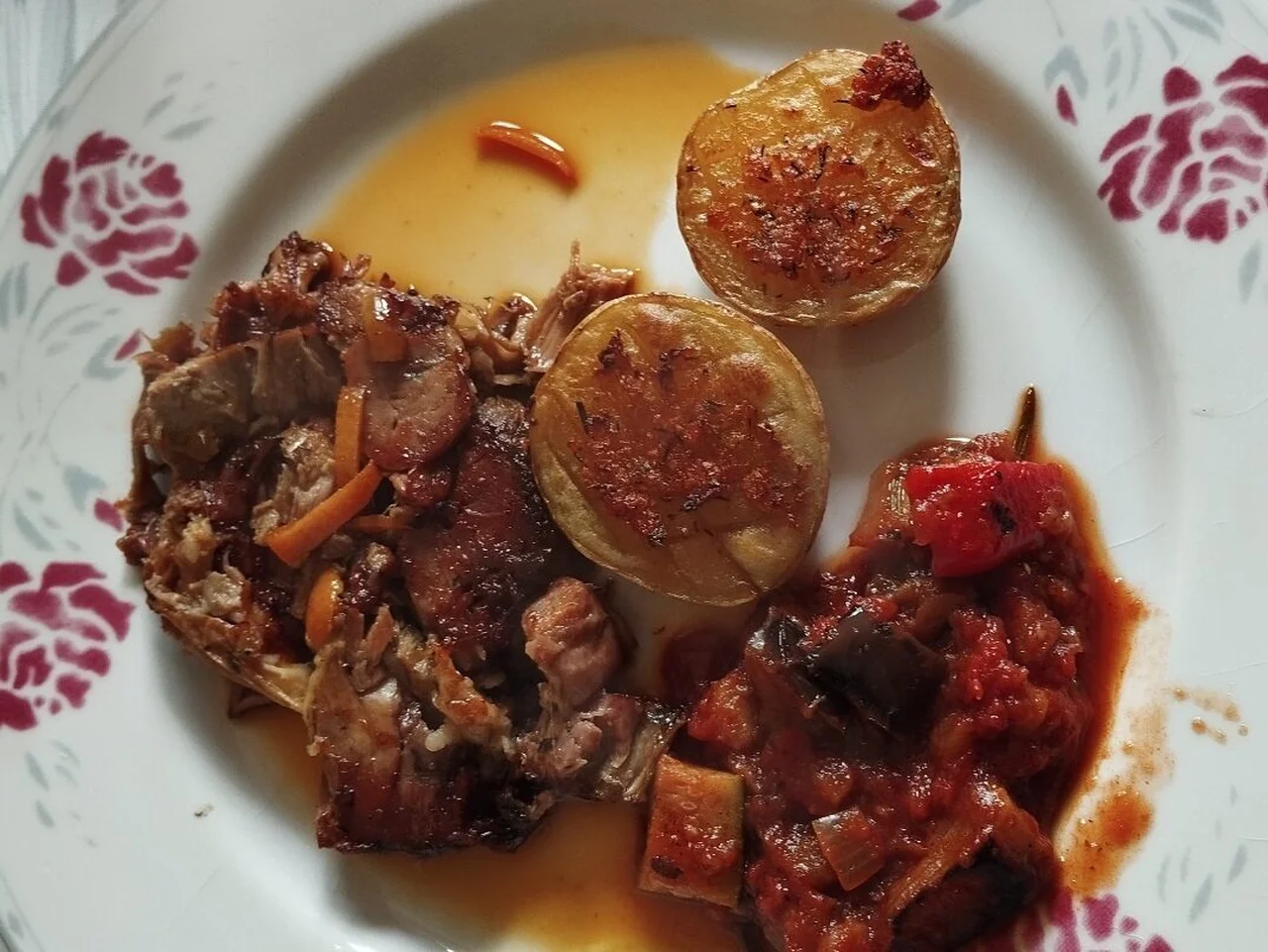 Épaule d'agneau confite et snackée, jus orange