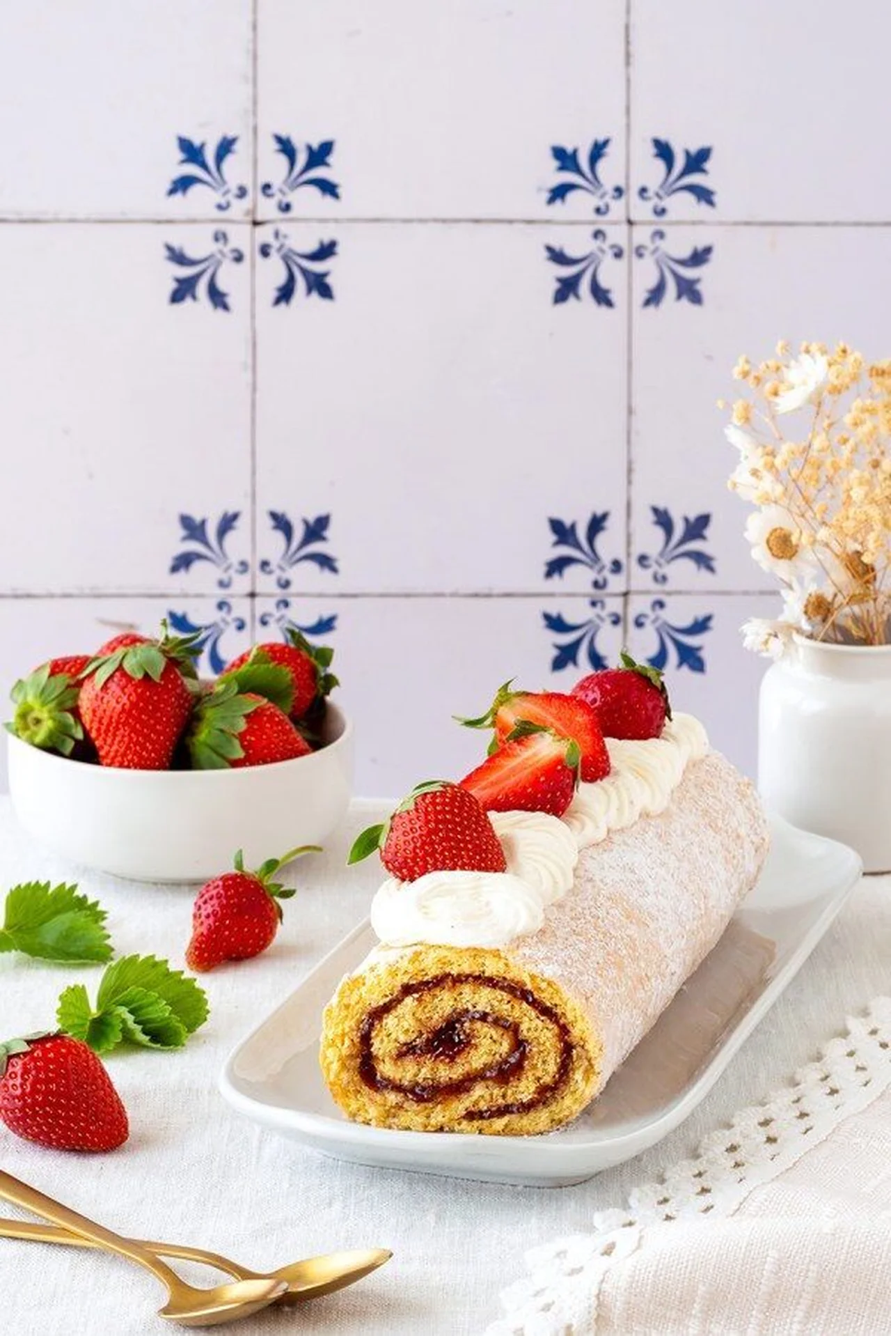 Gâteau roulé à la confiture de fraises