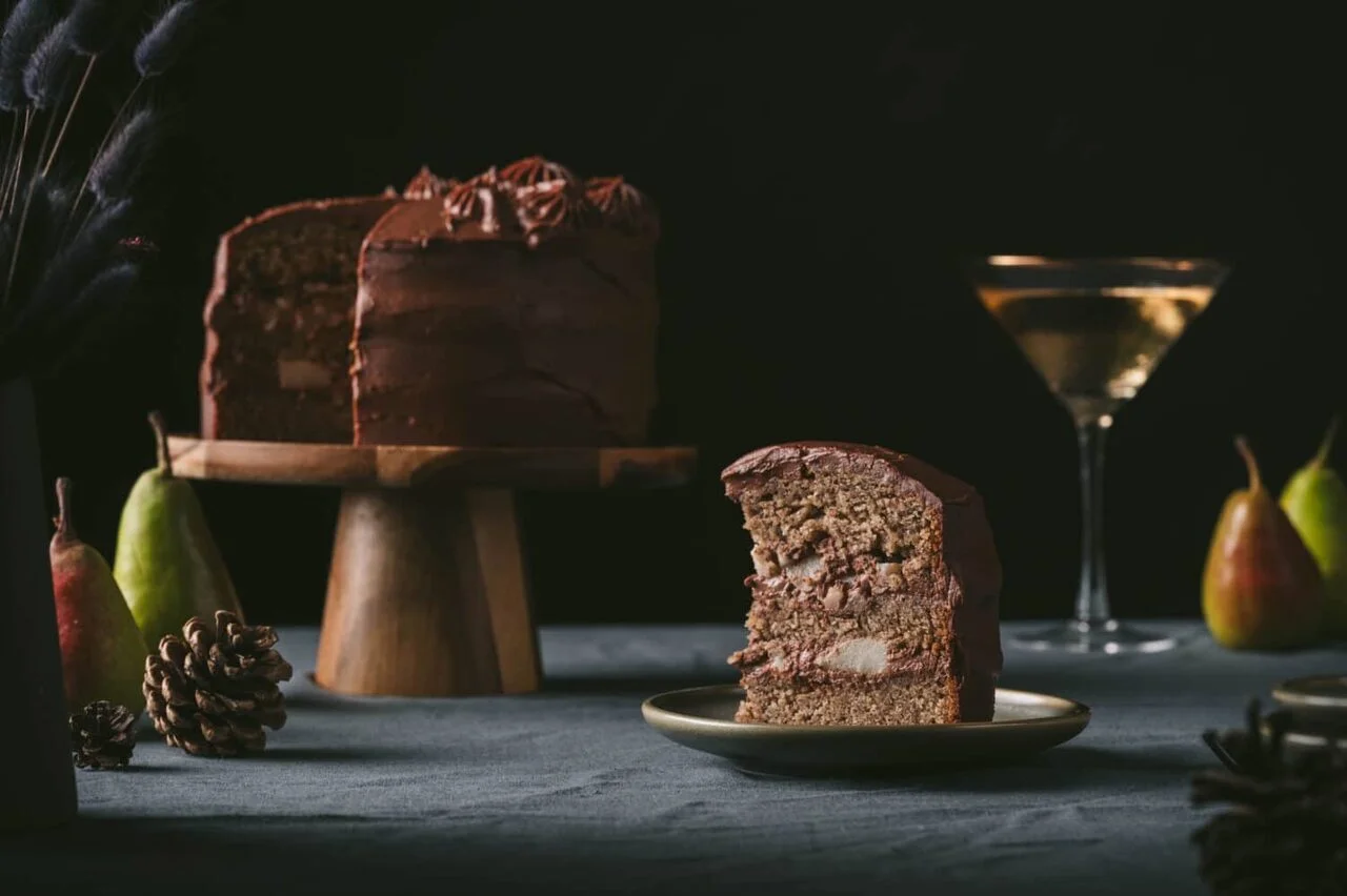 Layer cake poire, chocolat et noisettes