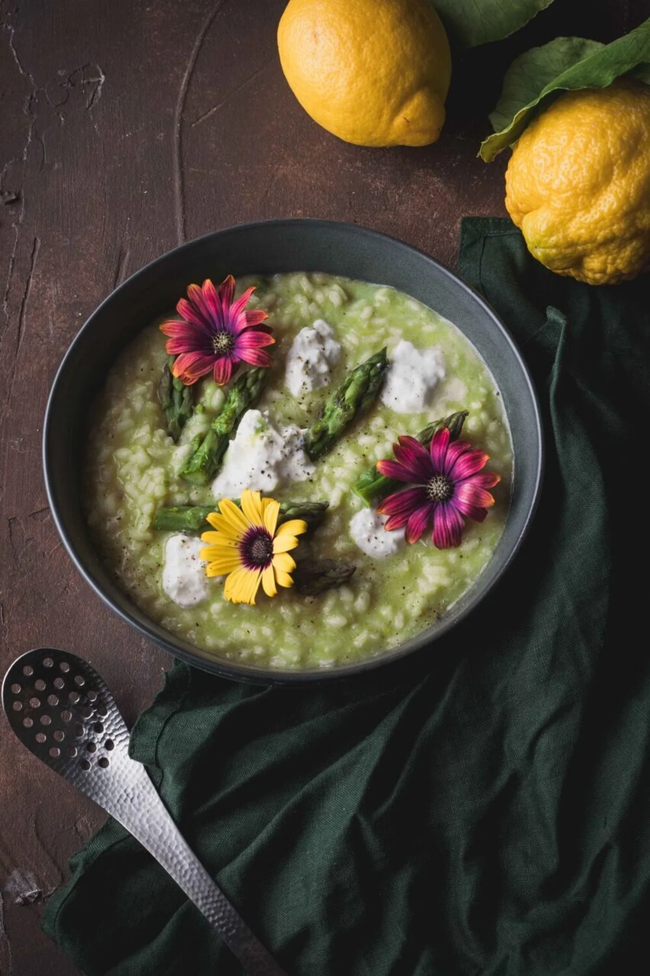 Risotto aux asperges vertes, citron et burrata