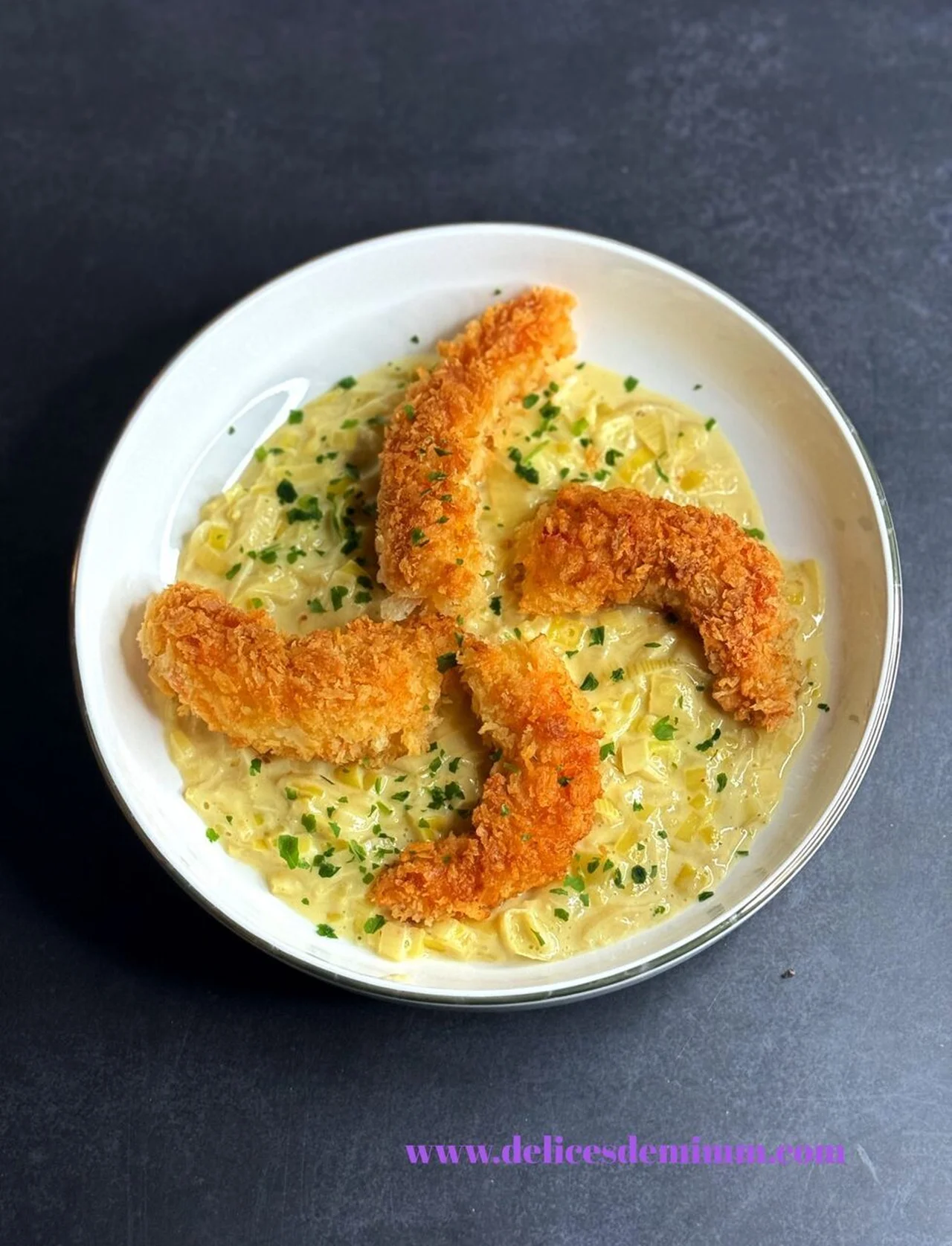 Crevettes croustillantes sur fondue de poireaux