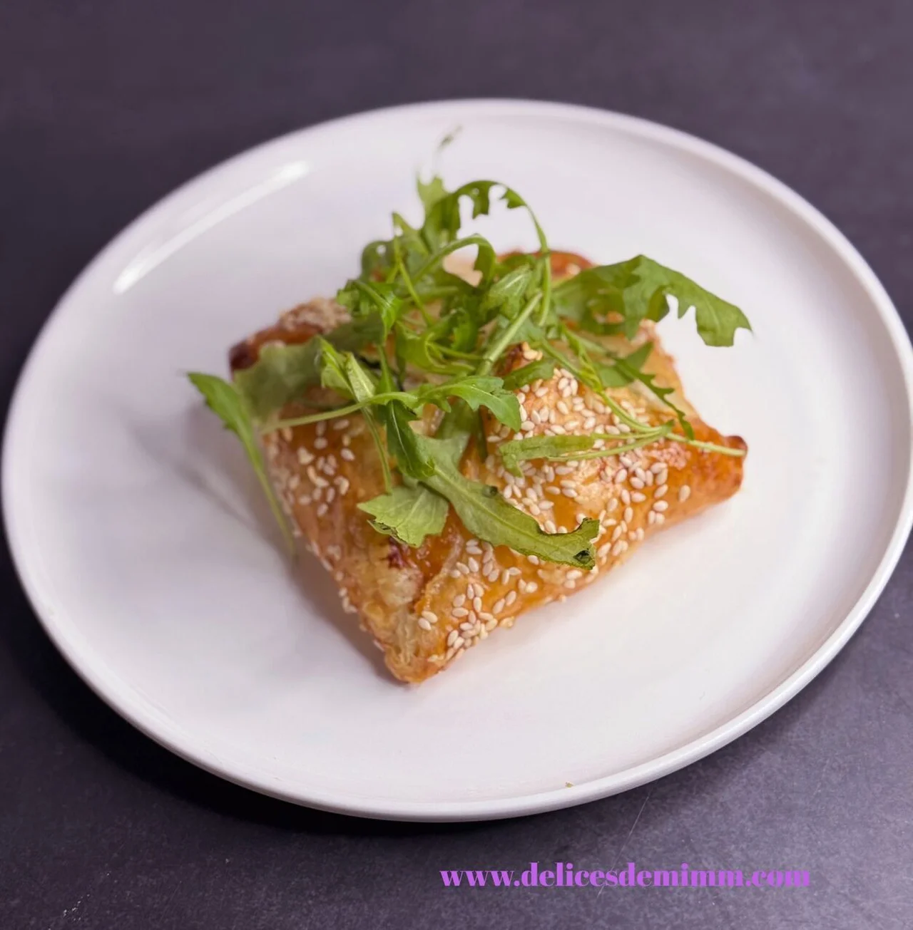 Feuilletés aux pommes, magret fumé et camembert