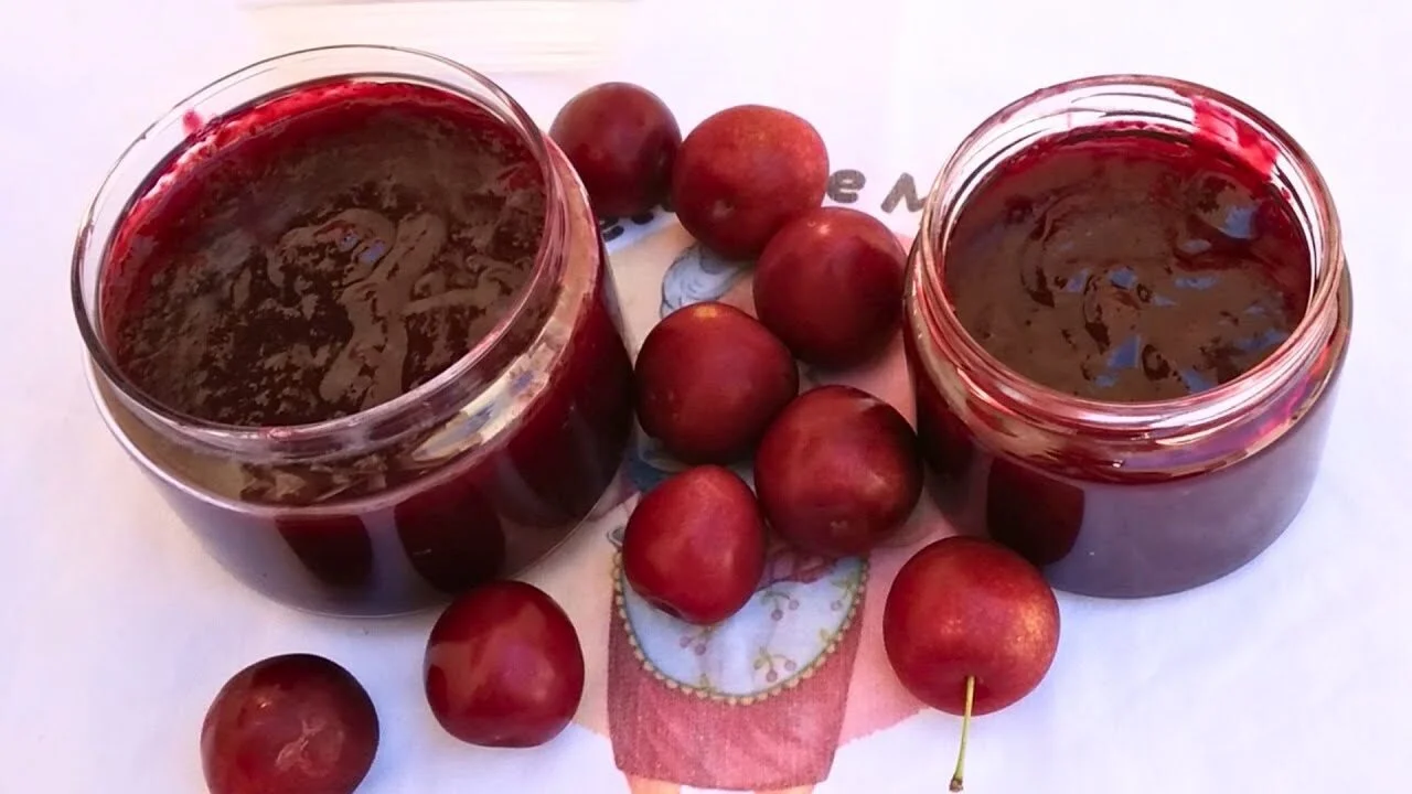 Confiture de prunes rouges maison