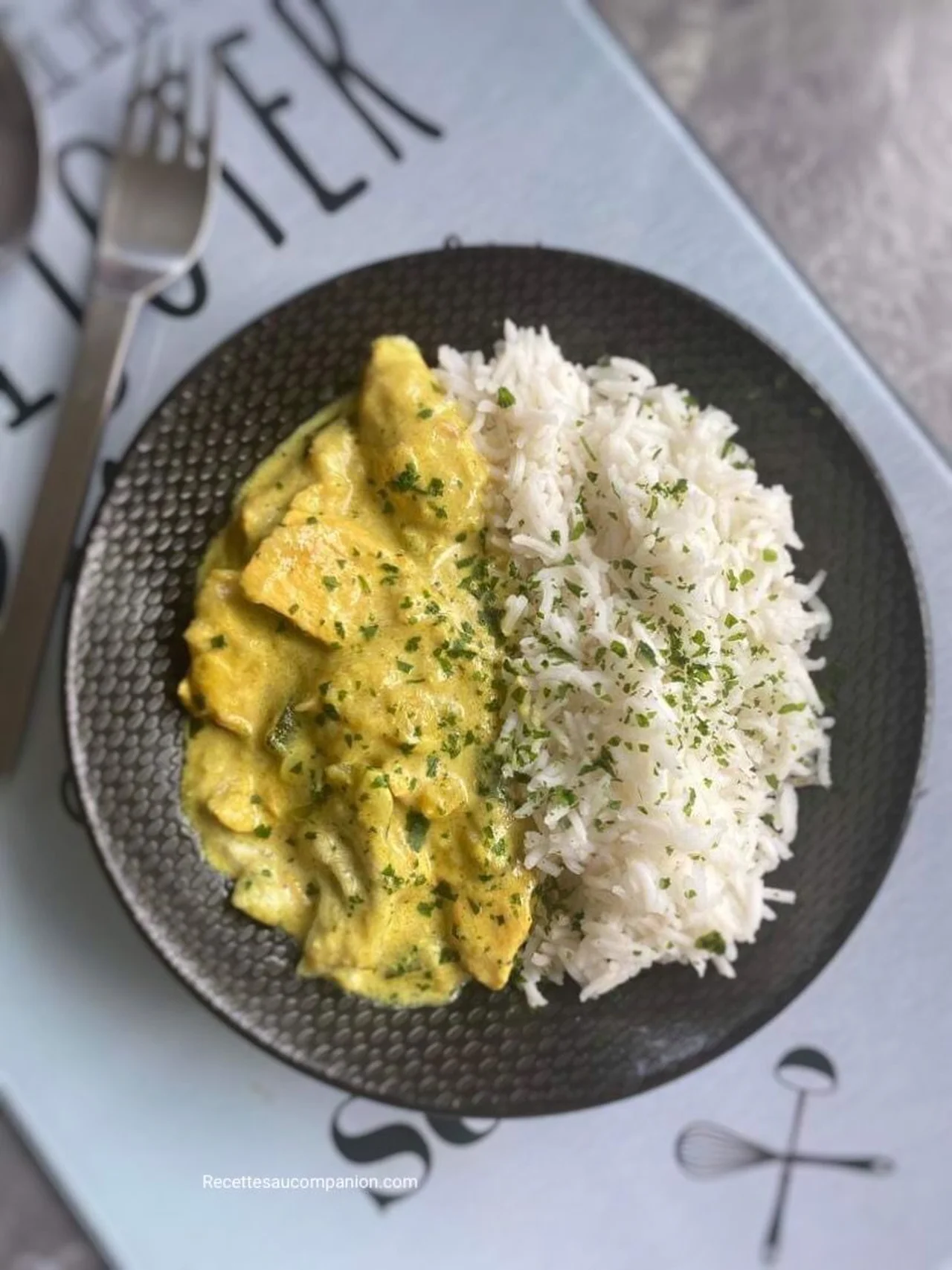 Colombo de poulet courgettes et riz basmati