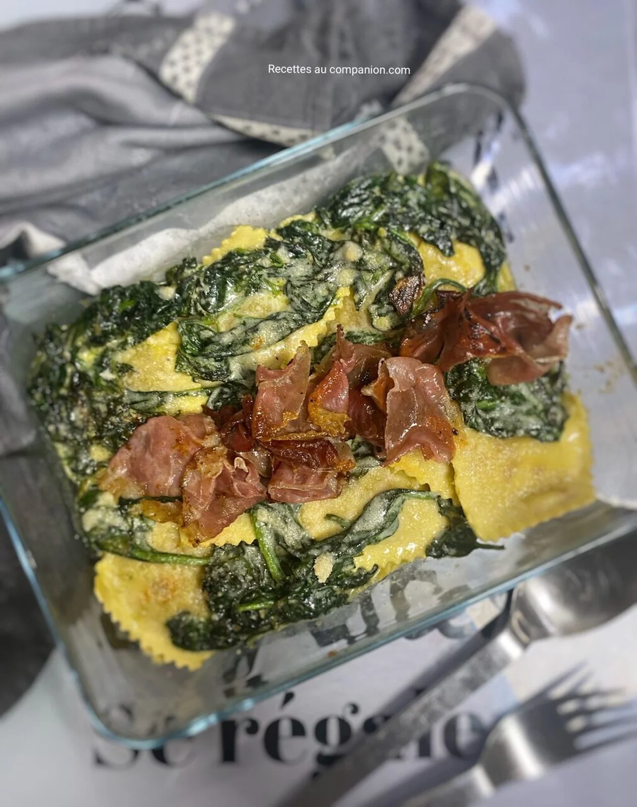 Gratin de ravioli épinards chips jambon et parmesan