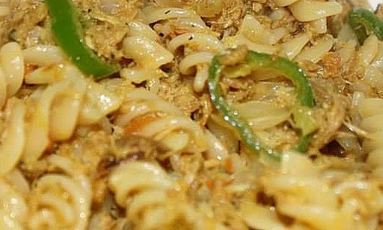 Pâtes au thon et gros piment
