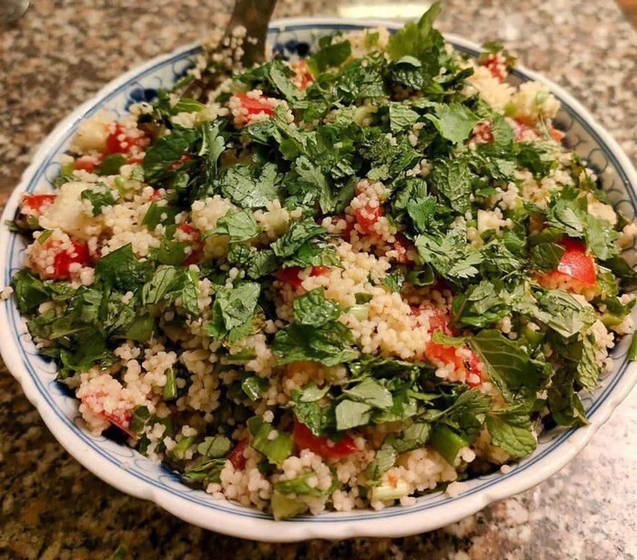 Taboulé libanais équilibré avec semoule
